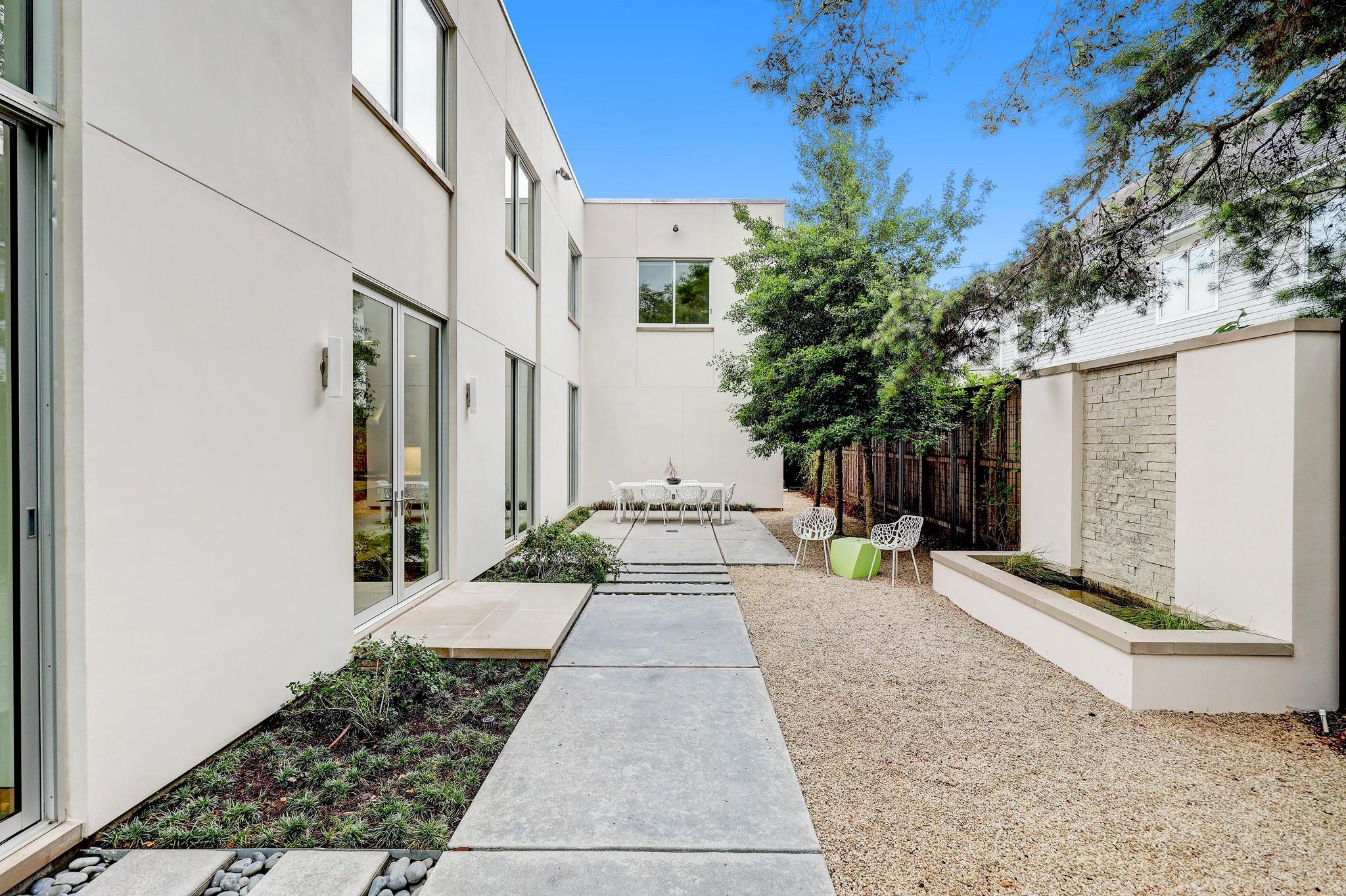 2121 Quenby Street