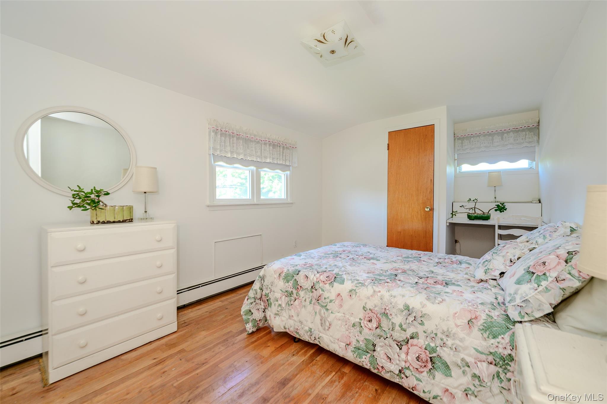 105 N Queens Avenue