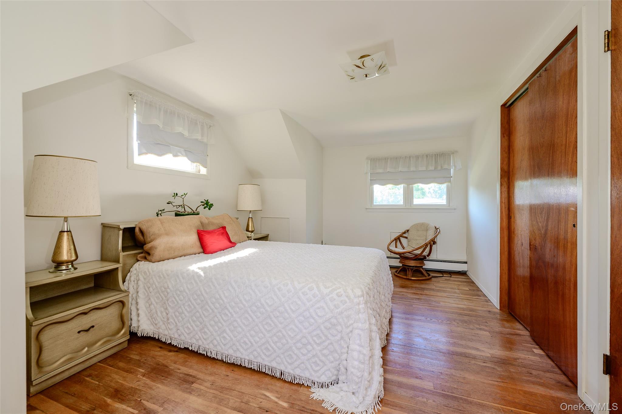 105 N Queens Avenue
