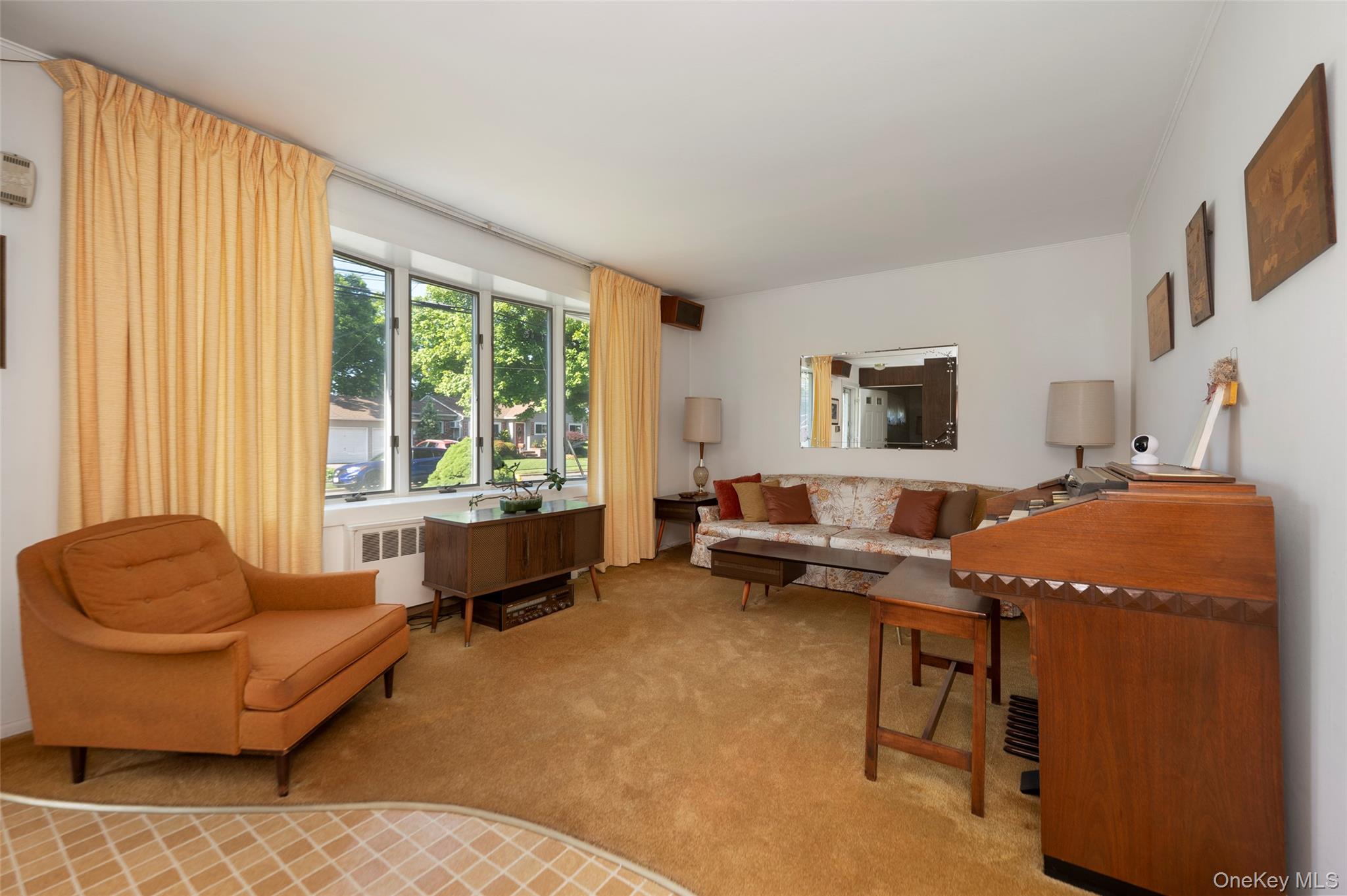 105 N Queens Avenue