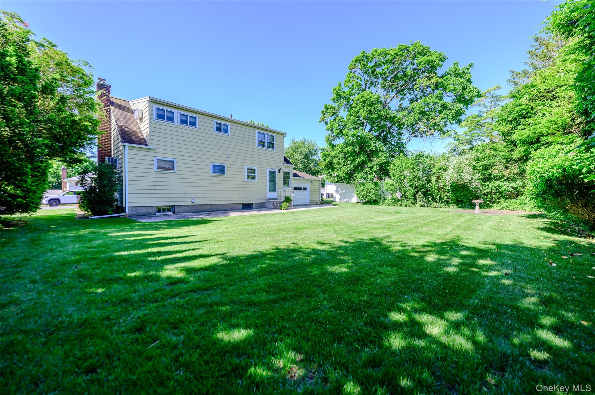 105 N Queens Avenue