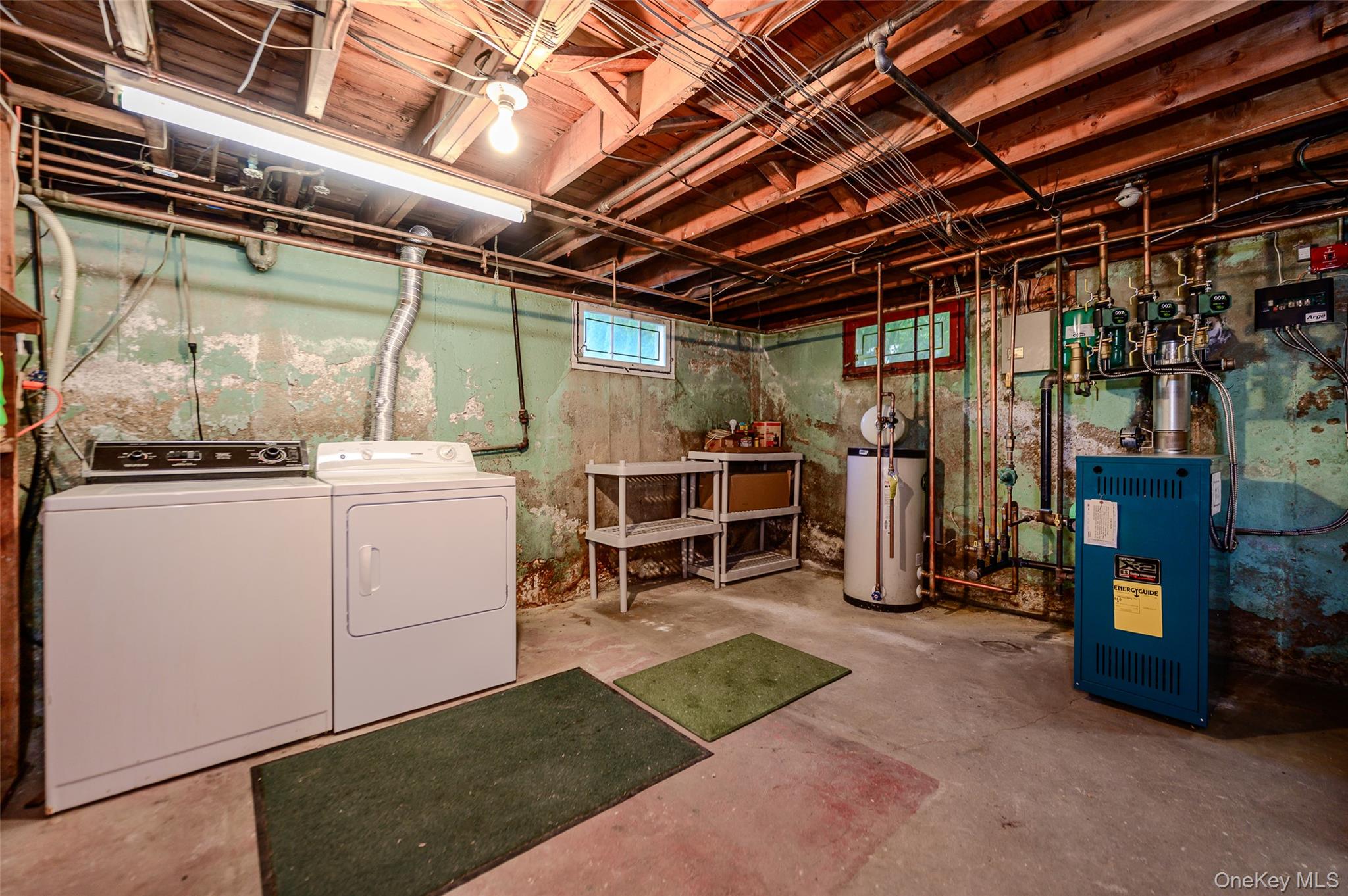 105 N Queens Avenue