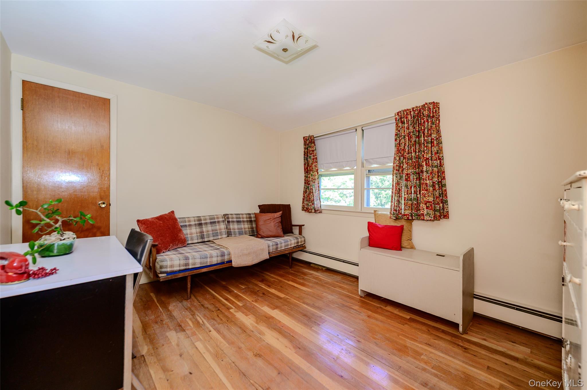 105 N Queens Avenue