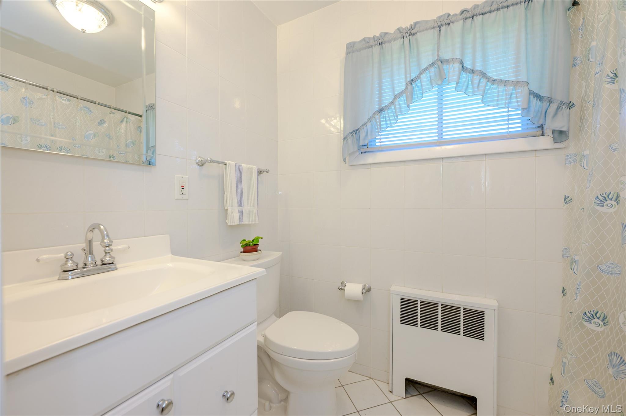 105 N Queens Avenue