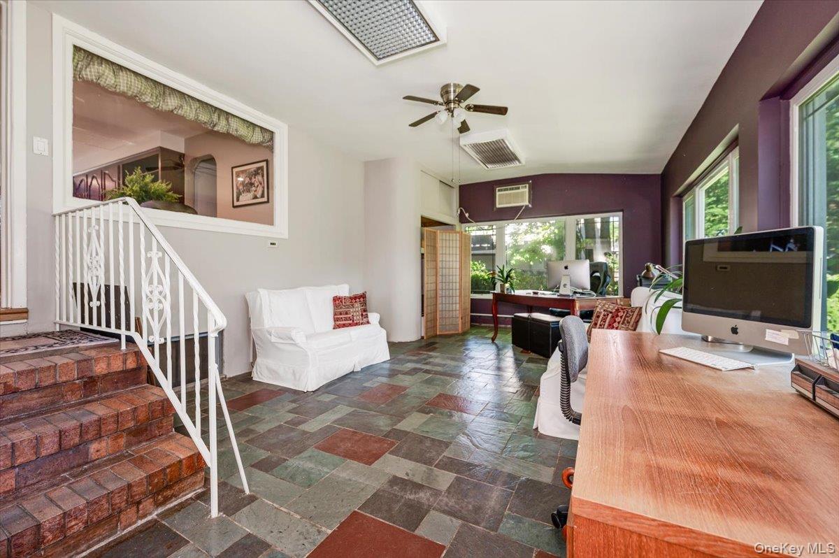 1401 Herzel Boulevard