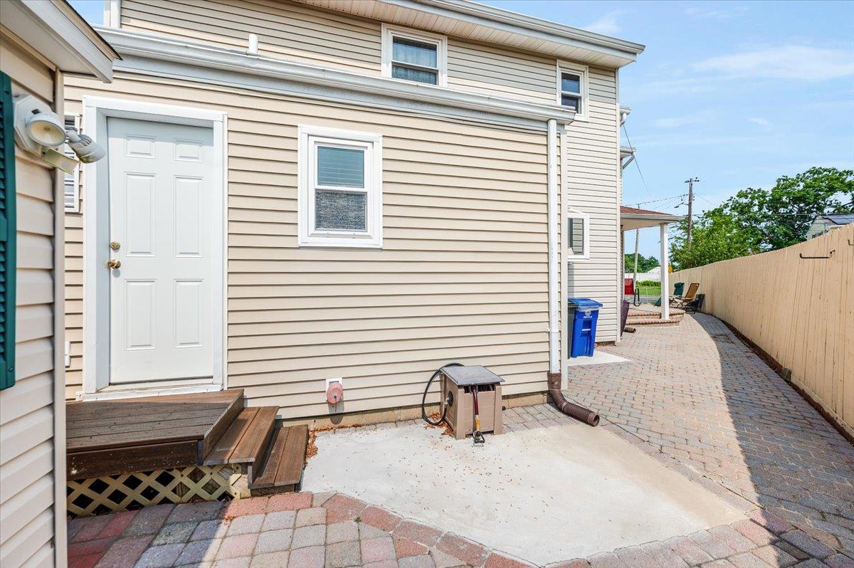 748 Knoll Street