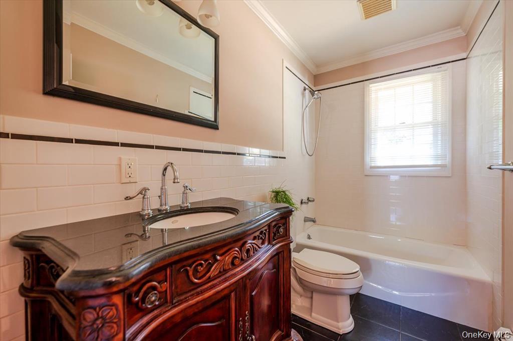 237 Oakwood Road