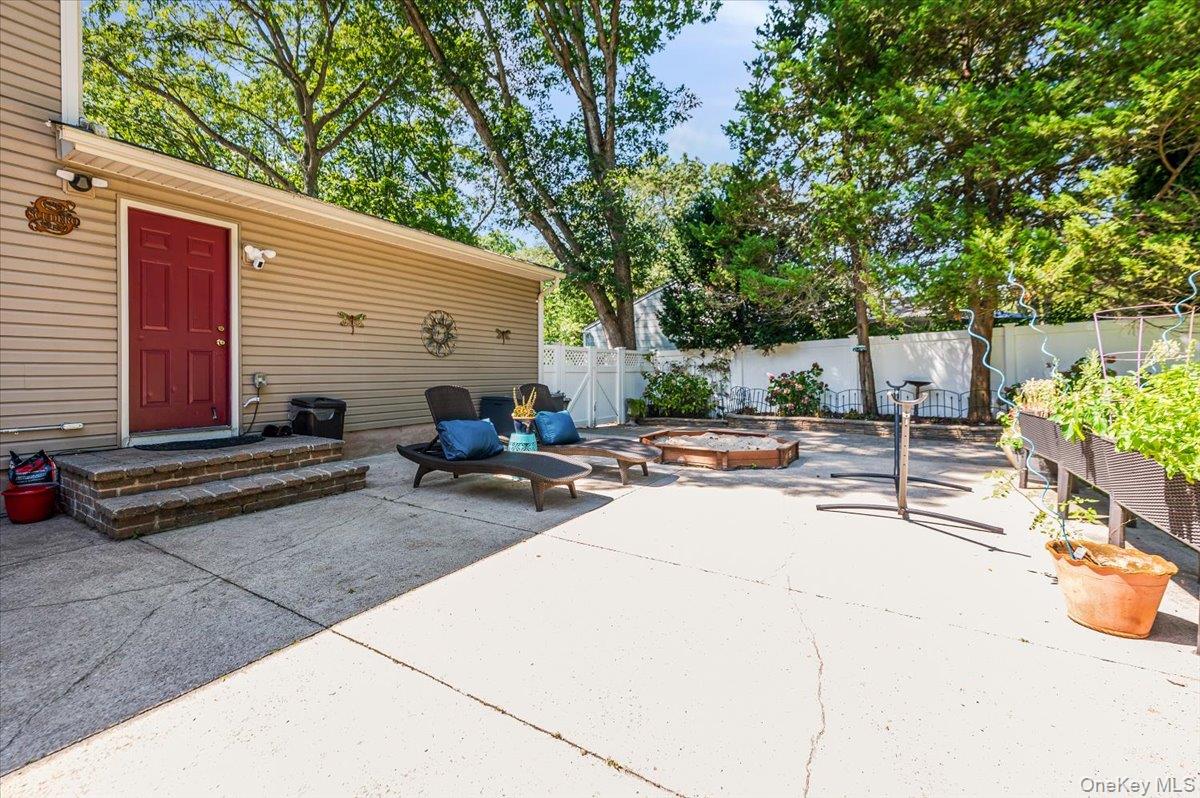 677 Meadow Road