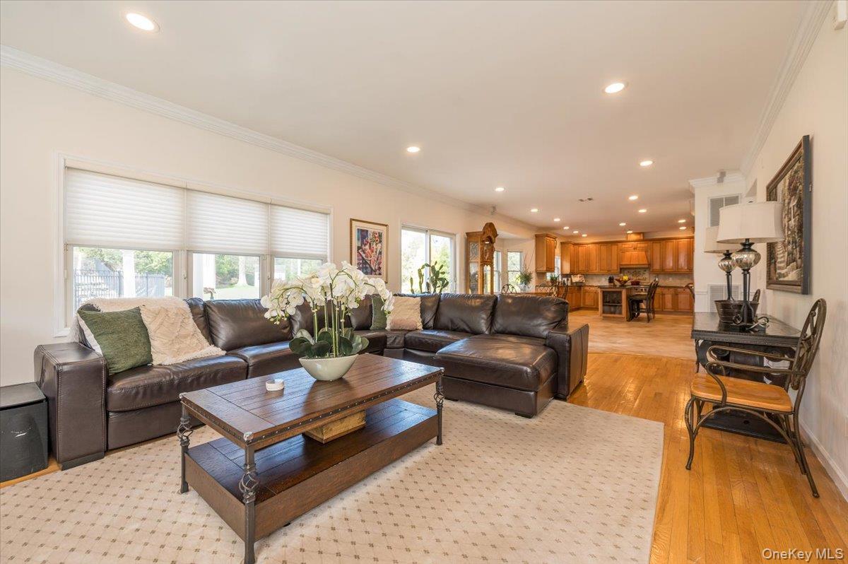 129 Round Swamp Road