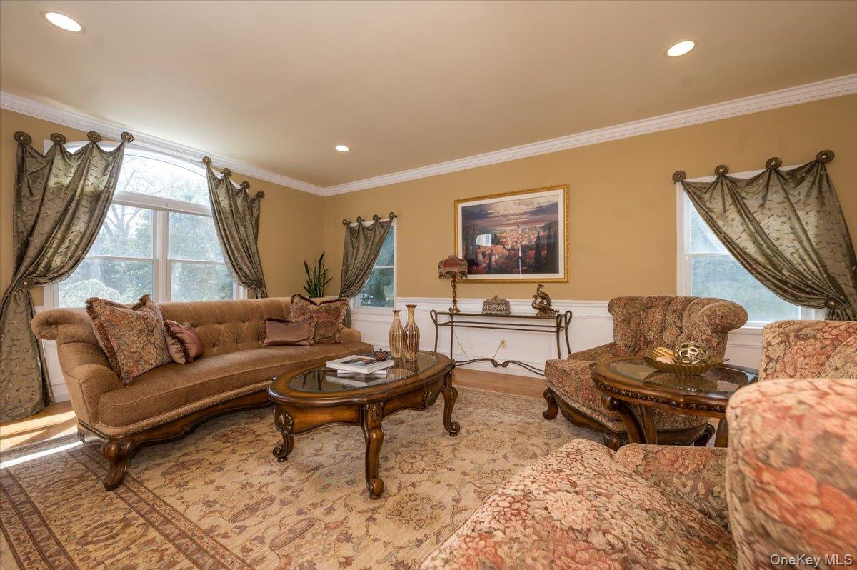 129 Round Swamp Road