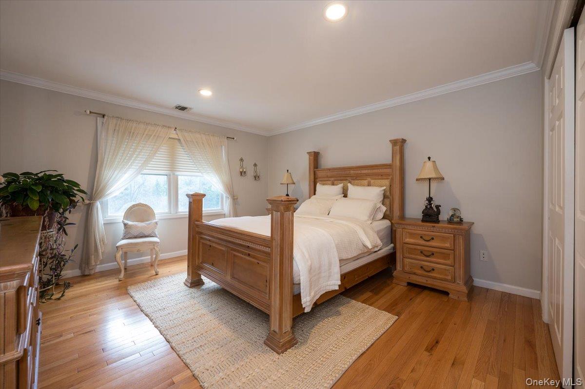 129 Round Swamp Road