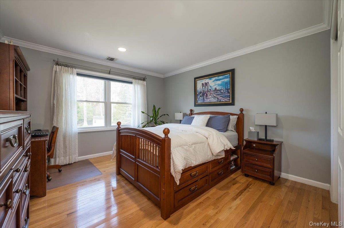 129 Round Swamp Road