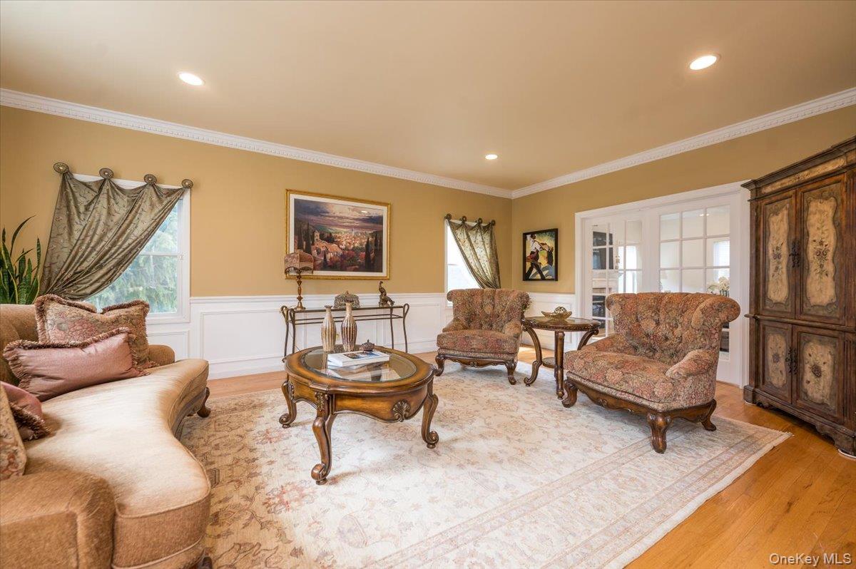 129 Round Swamp Road