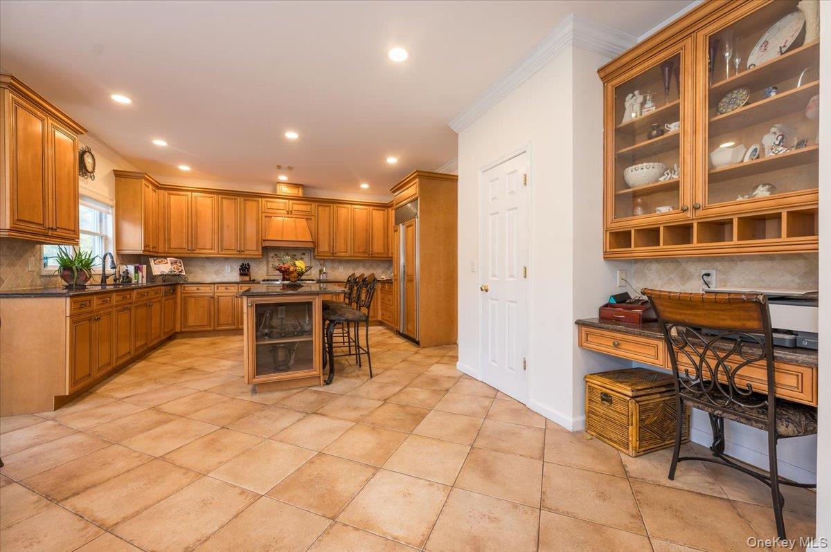 129 Round Swamp Road