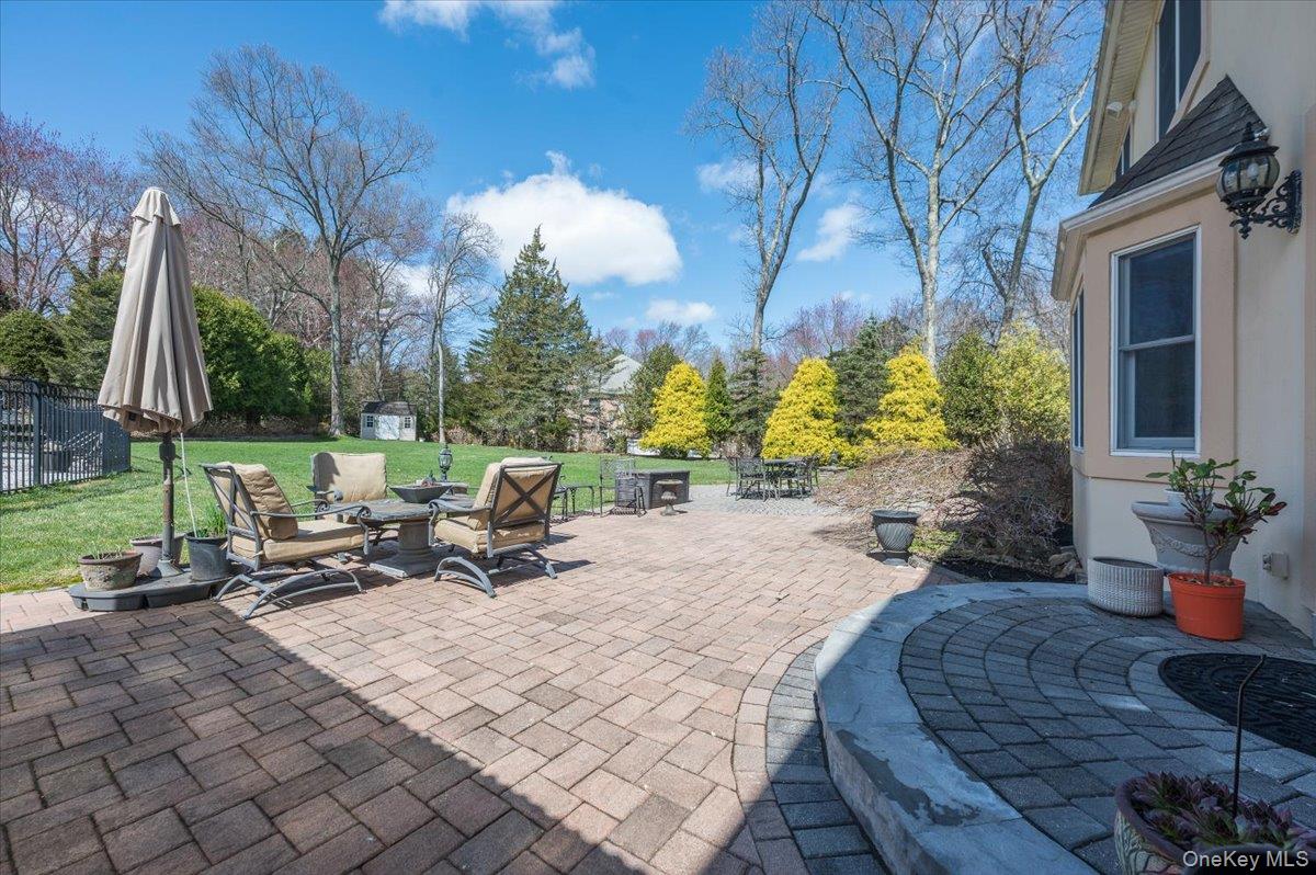 129 Round Swamp Road