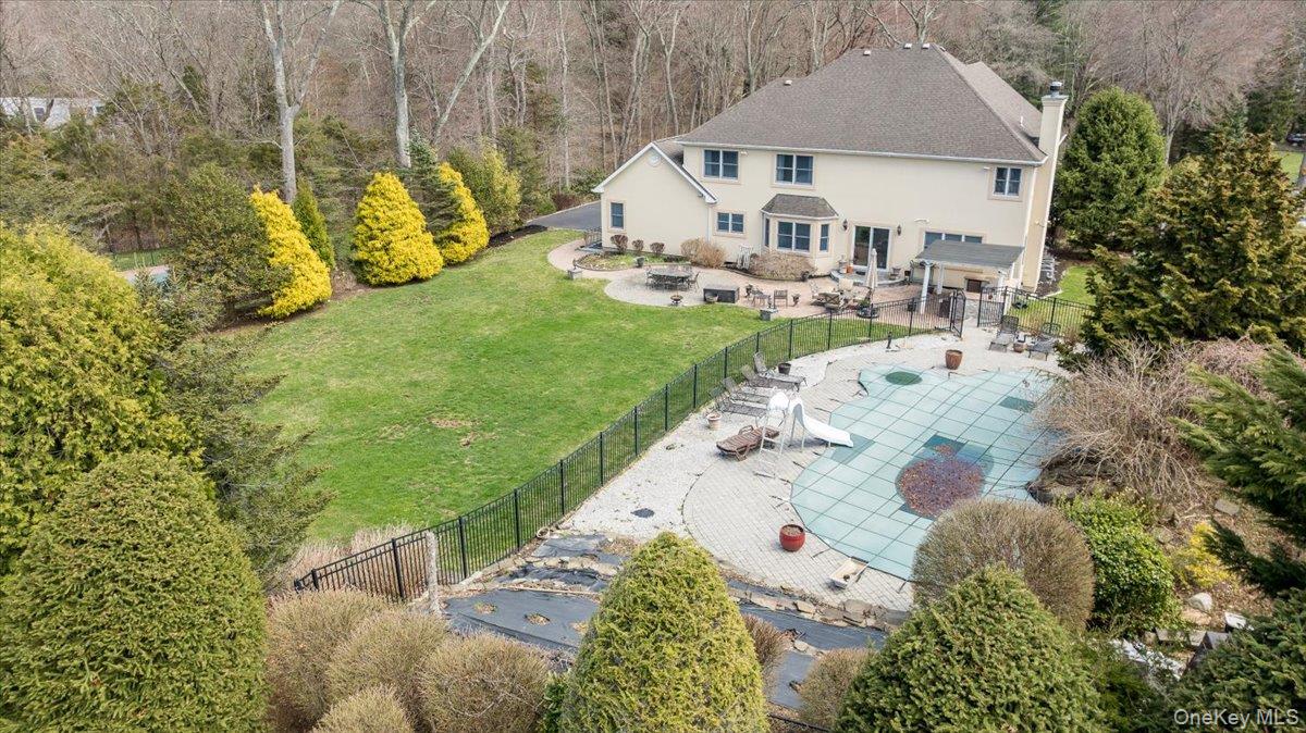 129 Round Swamp Road