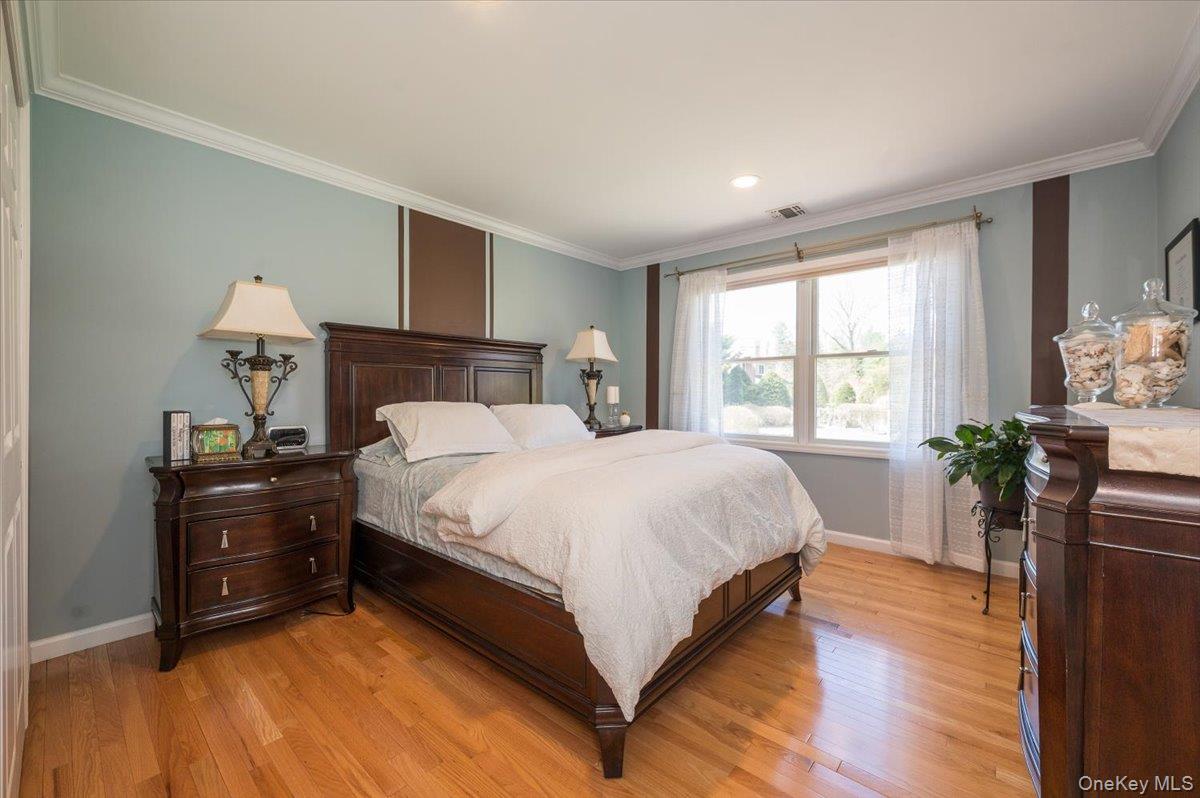 129 Round Swamp Road