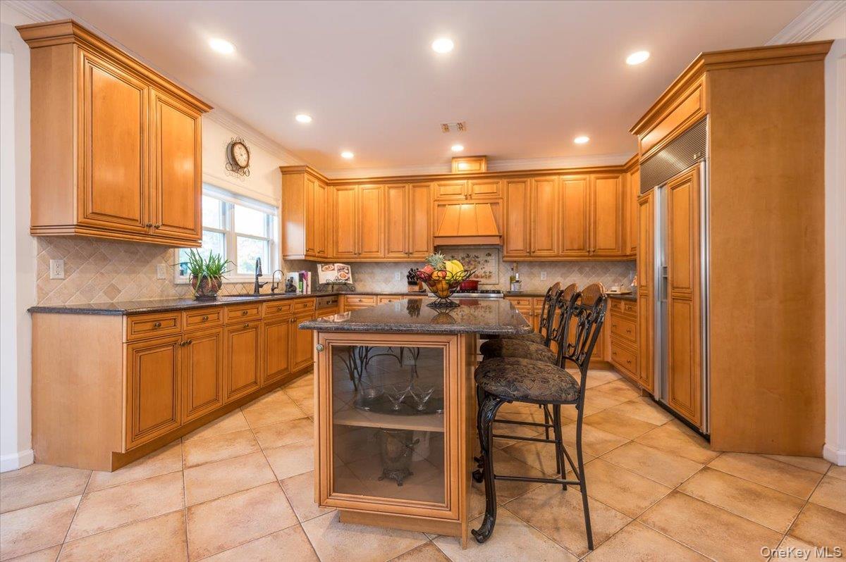 129 Round Swamp Road