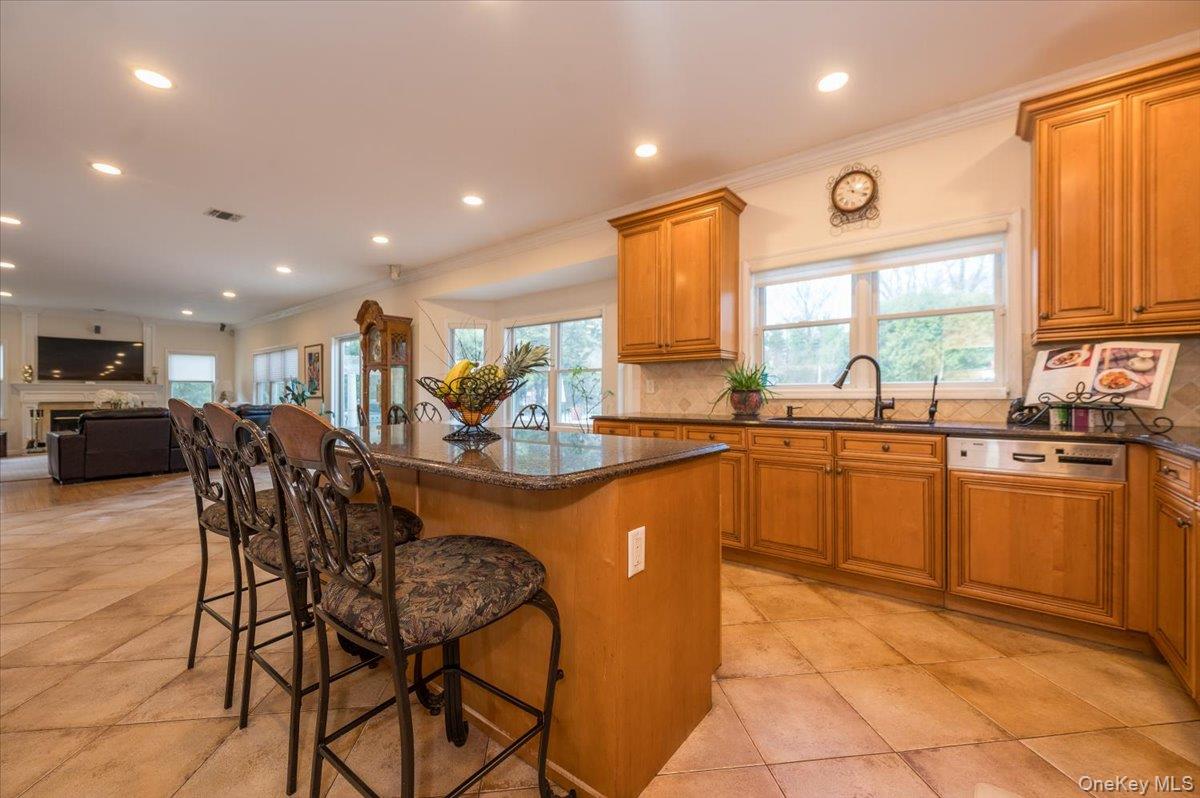 129 Round Swamp Road