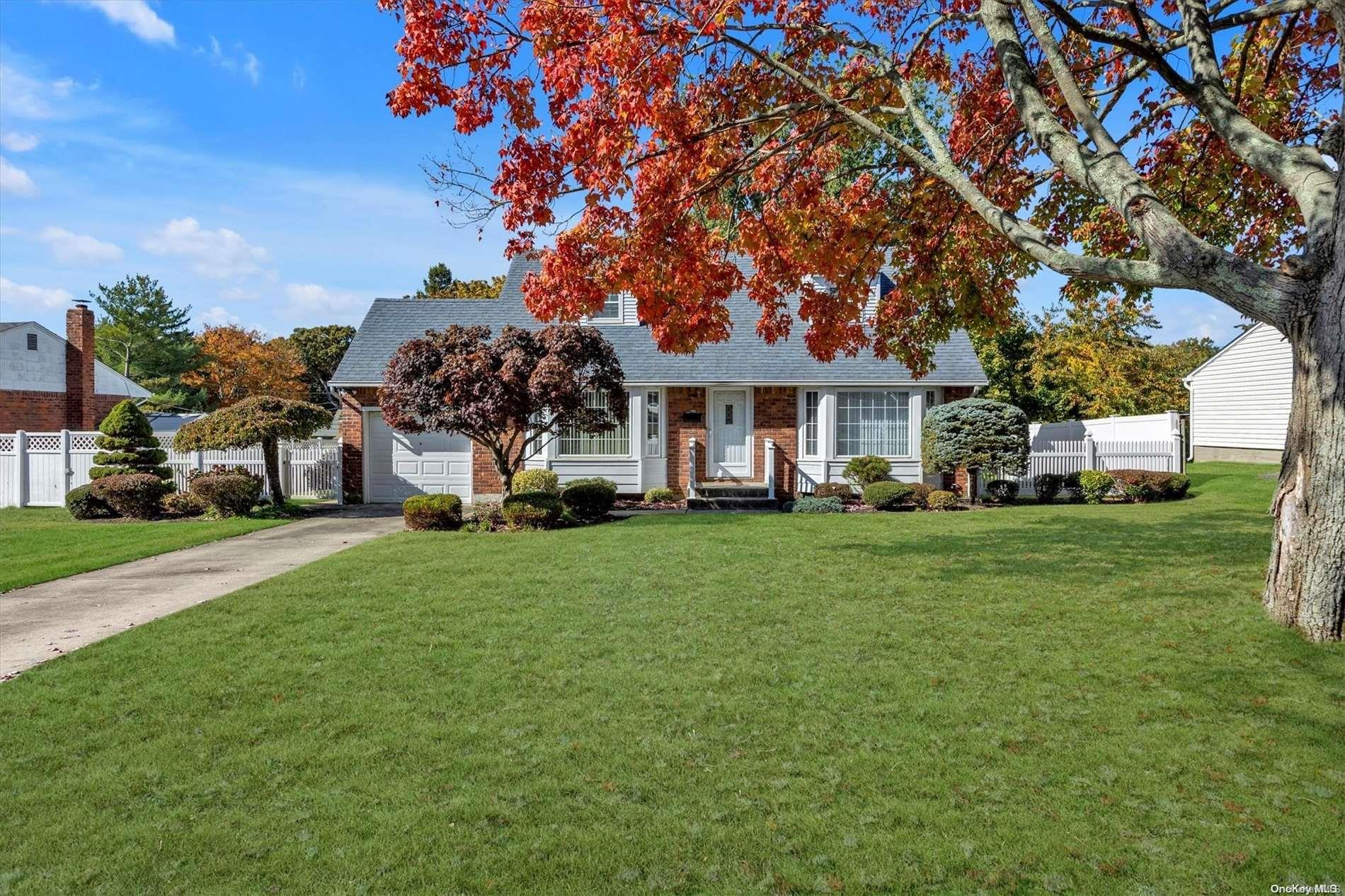 8 Gaymor Lane