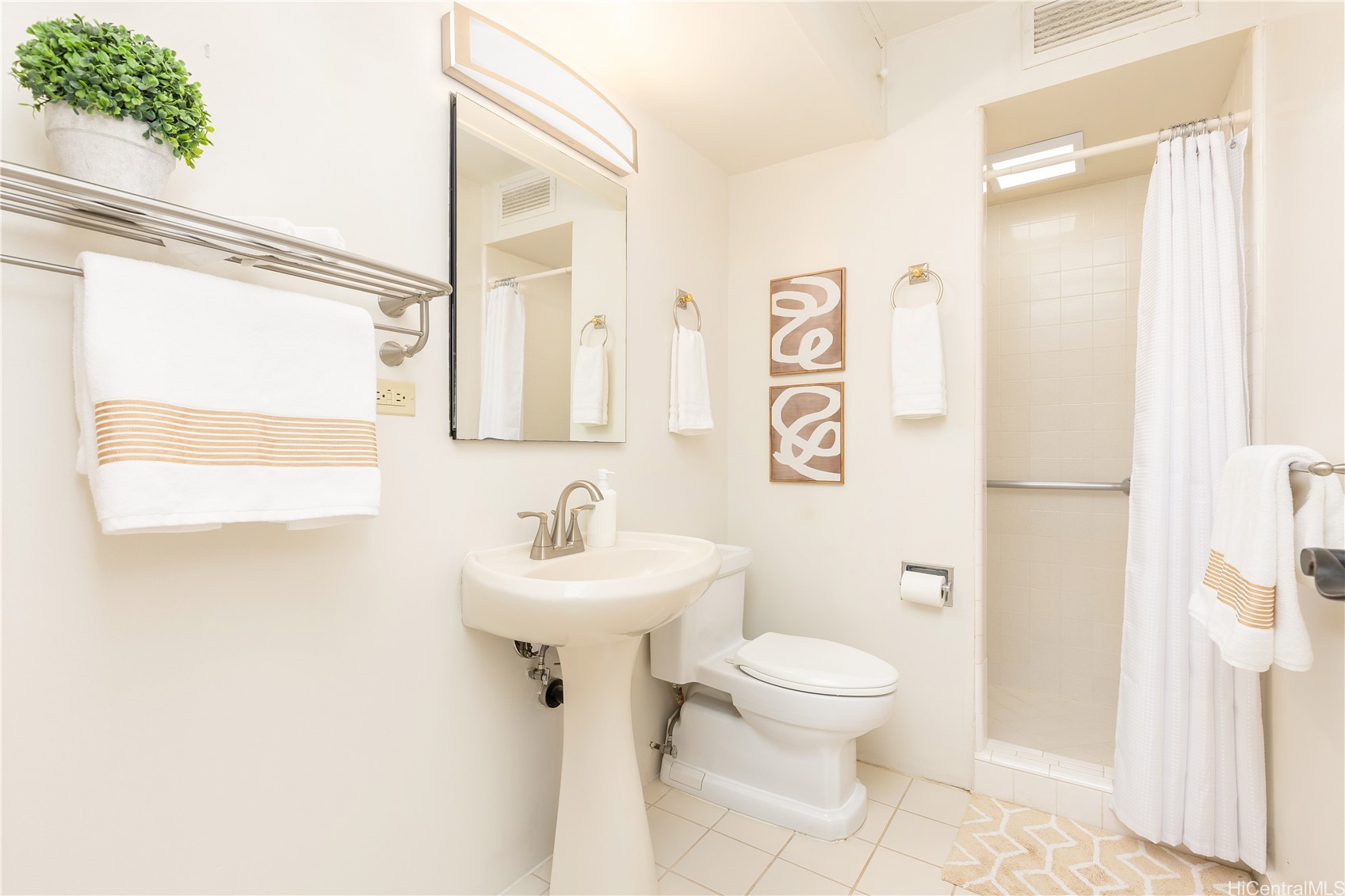 1634 Makiki Street 203