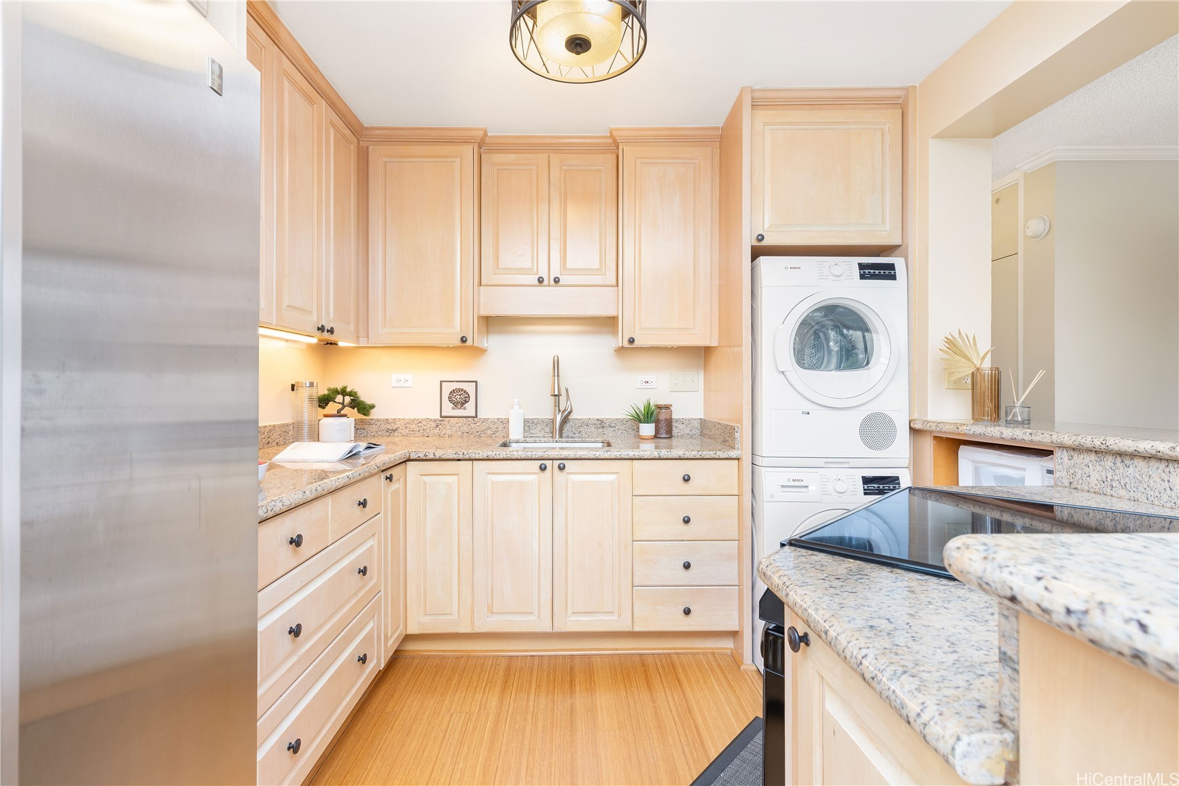 1634 Makiki Street 203