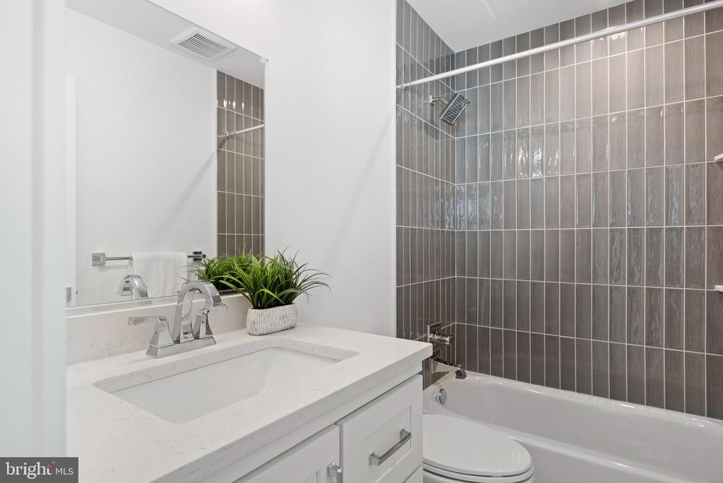 105 Ellershaw Ct
