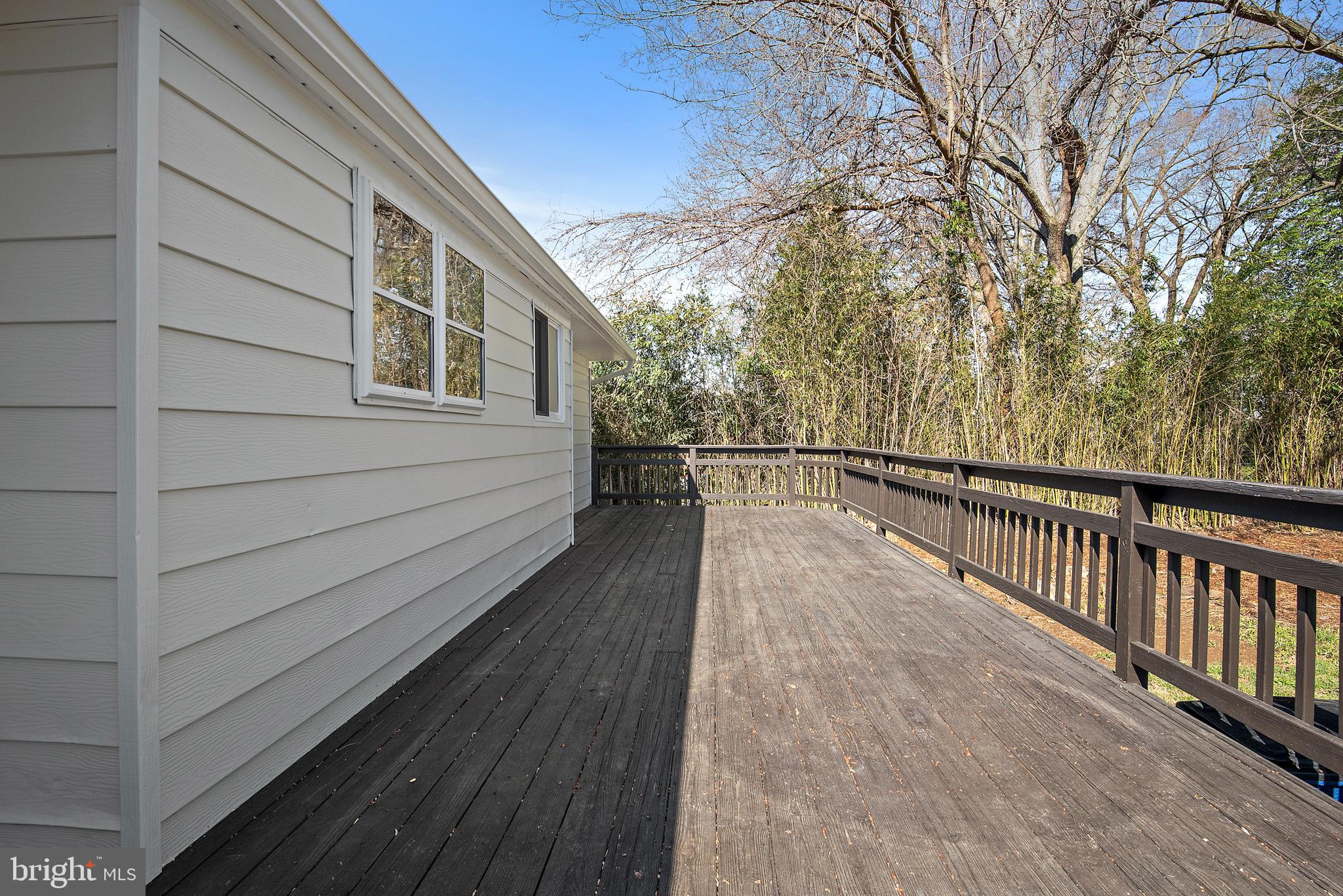 746 WARREN DRIVE