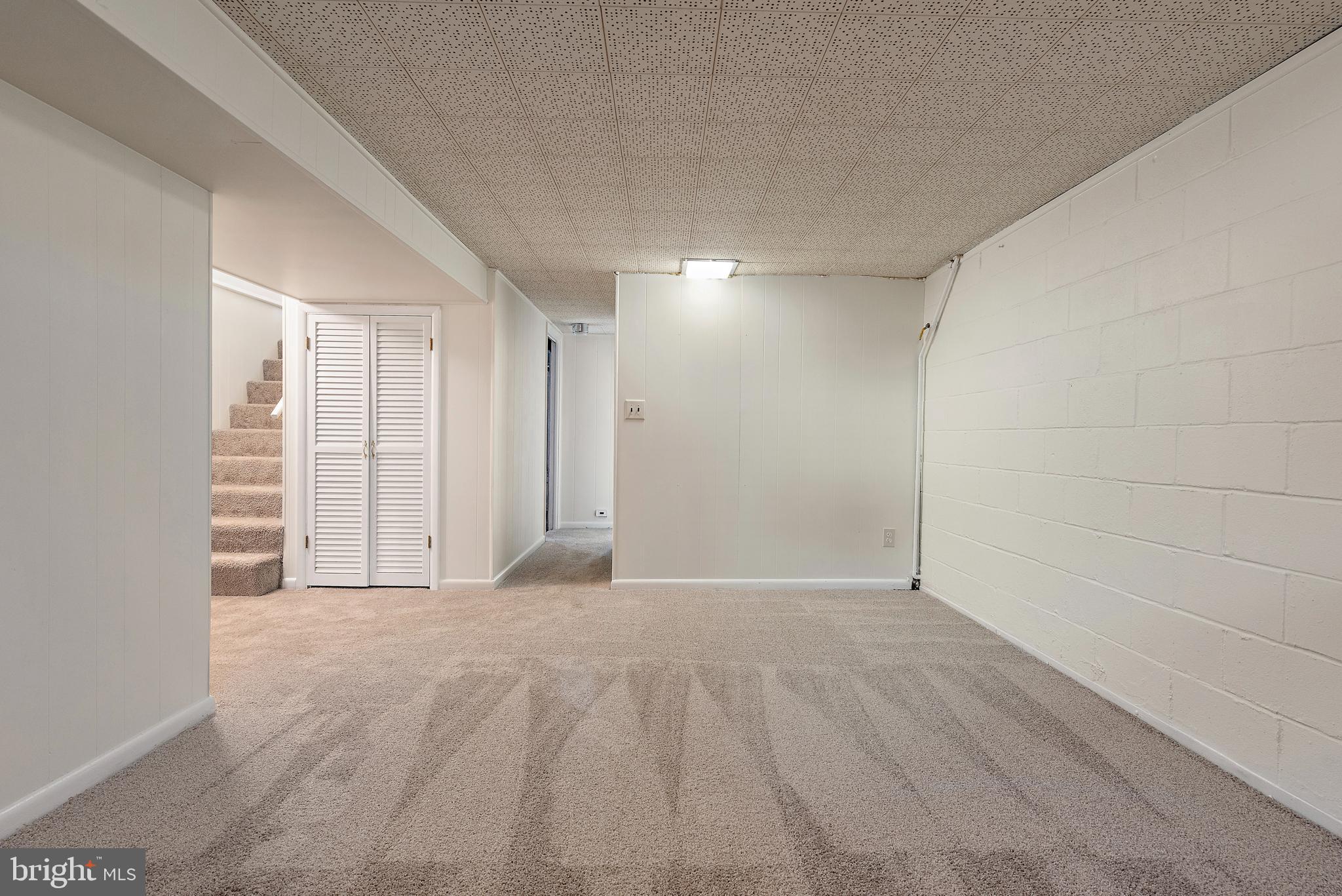 746 WARREN DRIVE