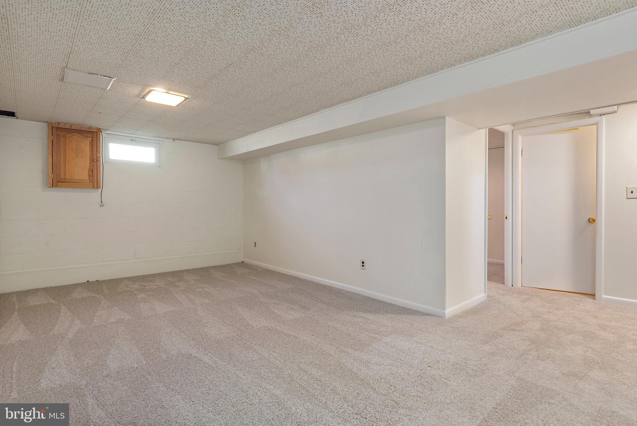 746 WARREN DRIVE