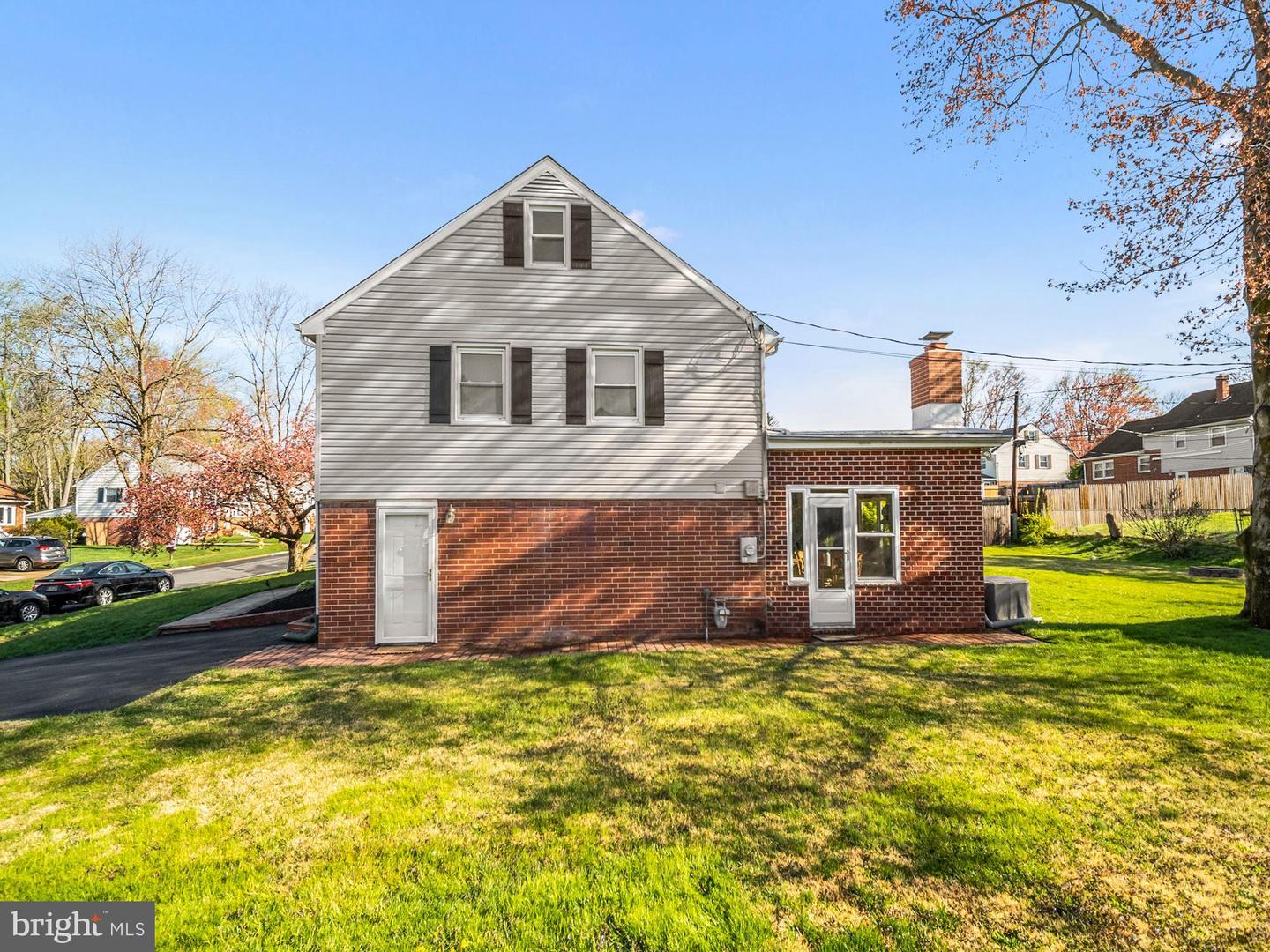 2625 Sherwood Dr