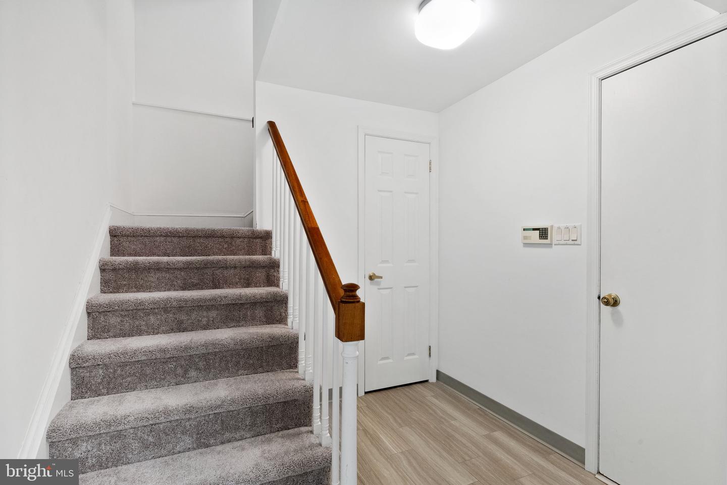 6 Marsh Woods Ln
