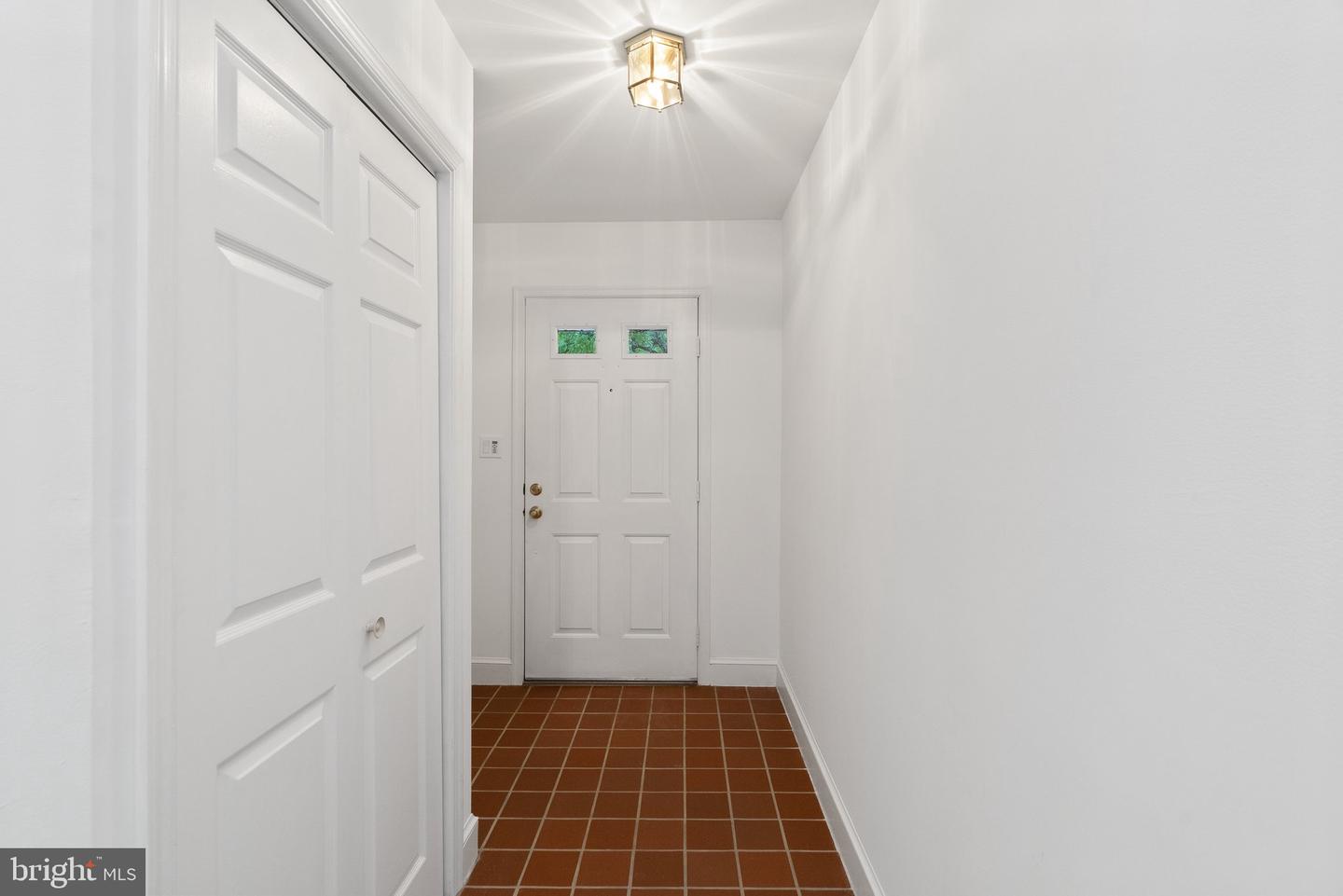 6 Marsh Woods Ln
