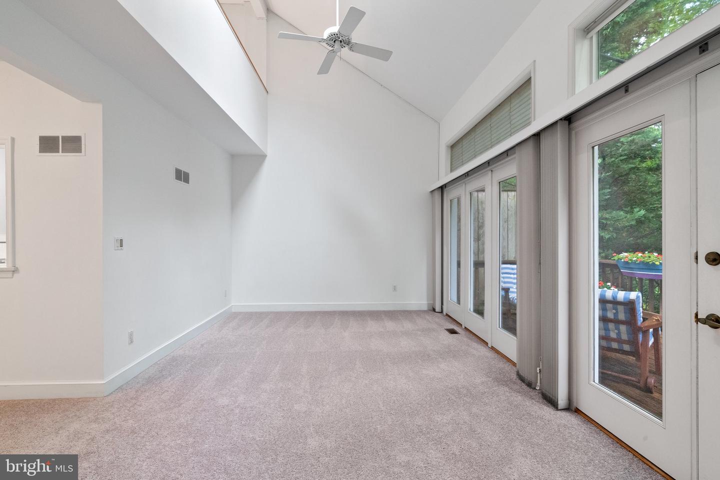 6 Marsh Woods Ln