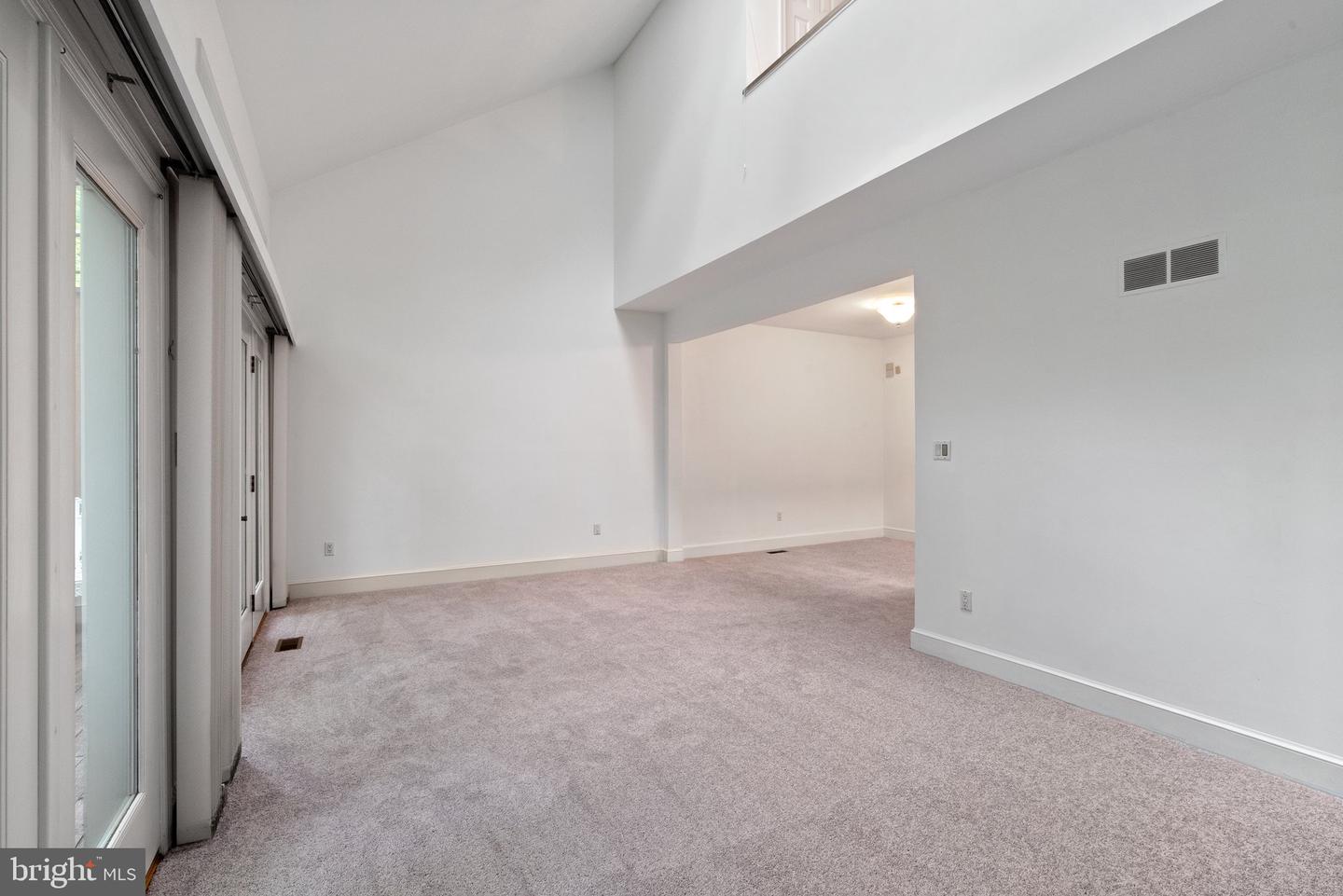 6 Marsh Woods Ln