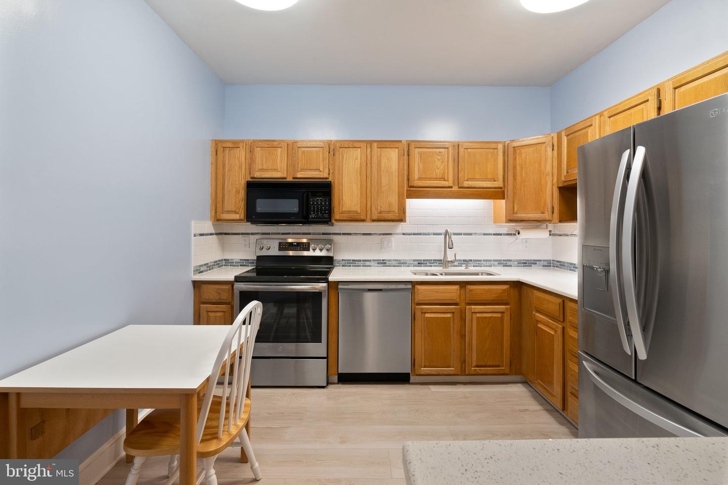 6 Marsh Woods Ln