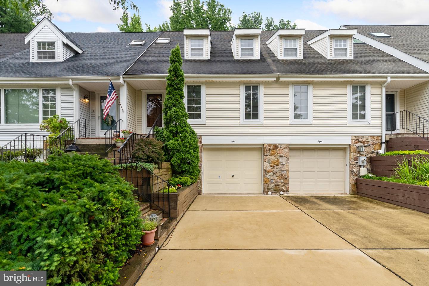 6 Marsh Woods Ln