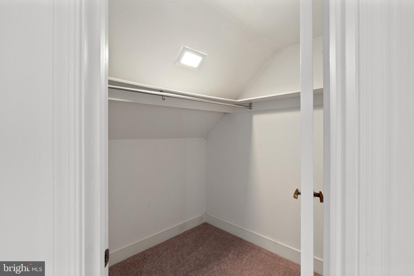 6 Marsh Woods Ln