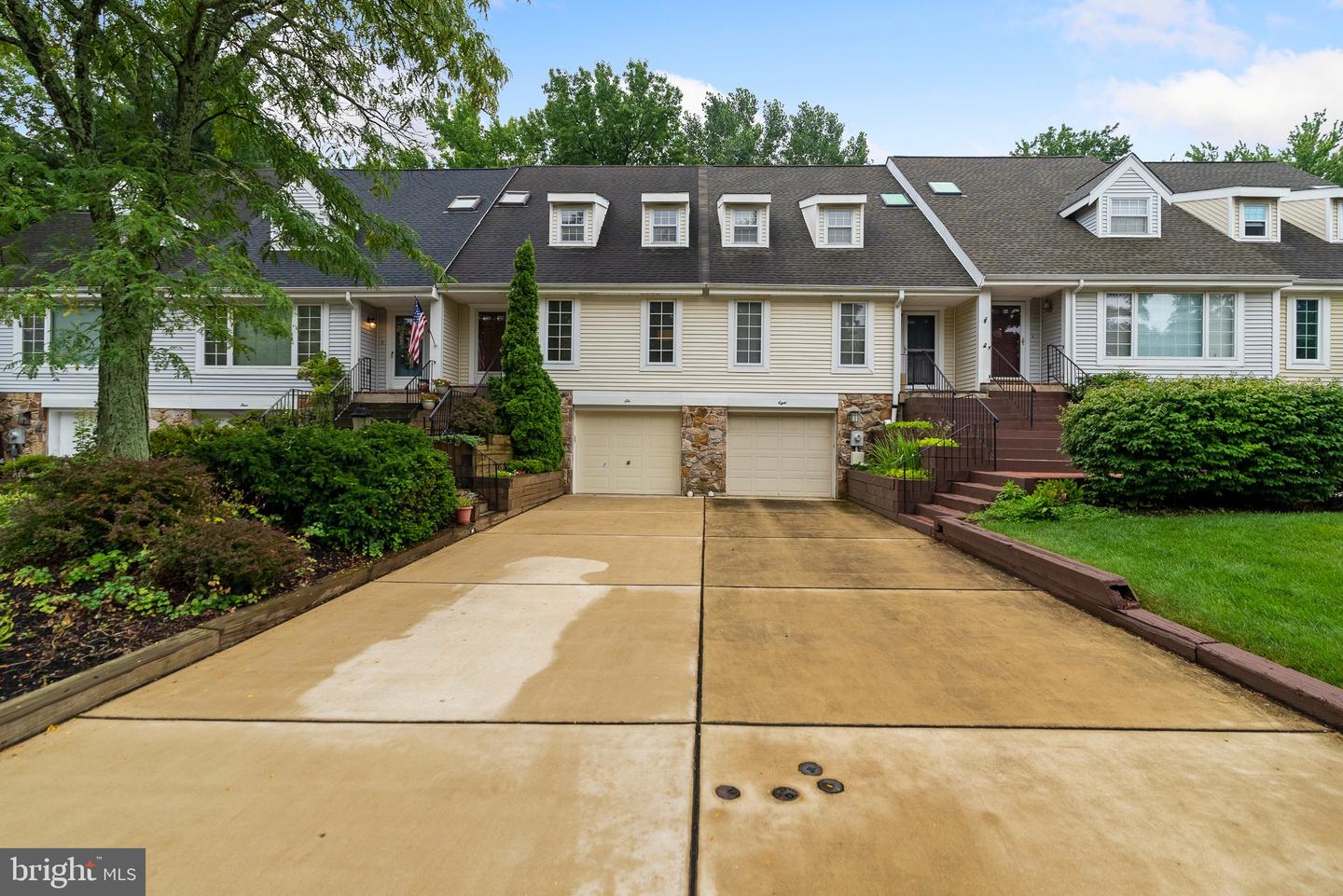 6 Marsh Woods Ln