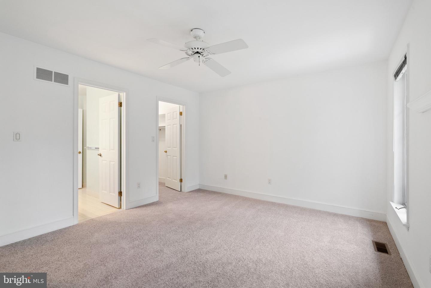 6 Marsh Woods Ln