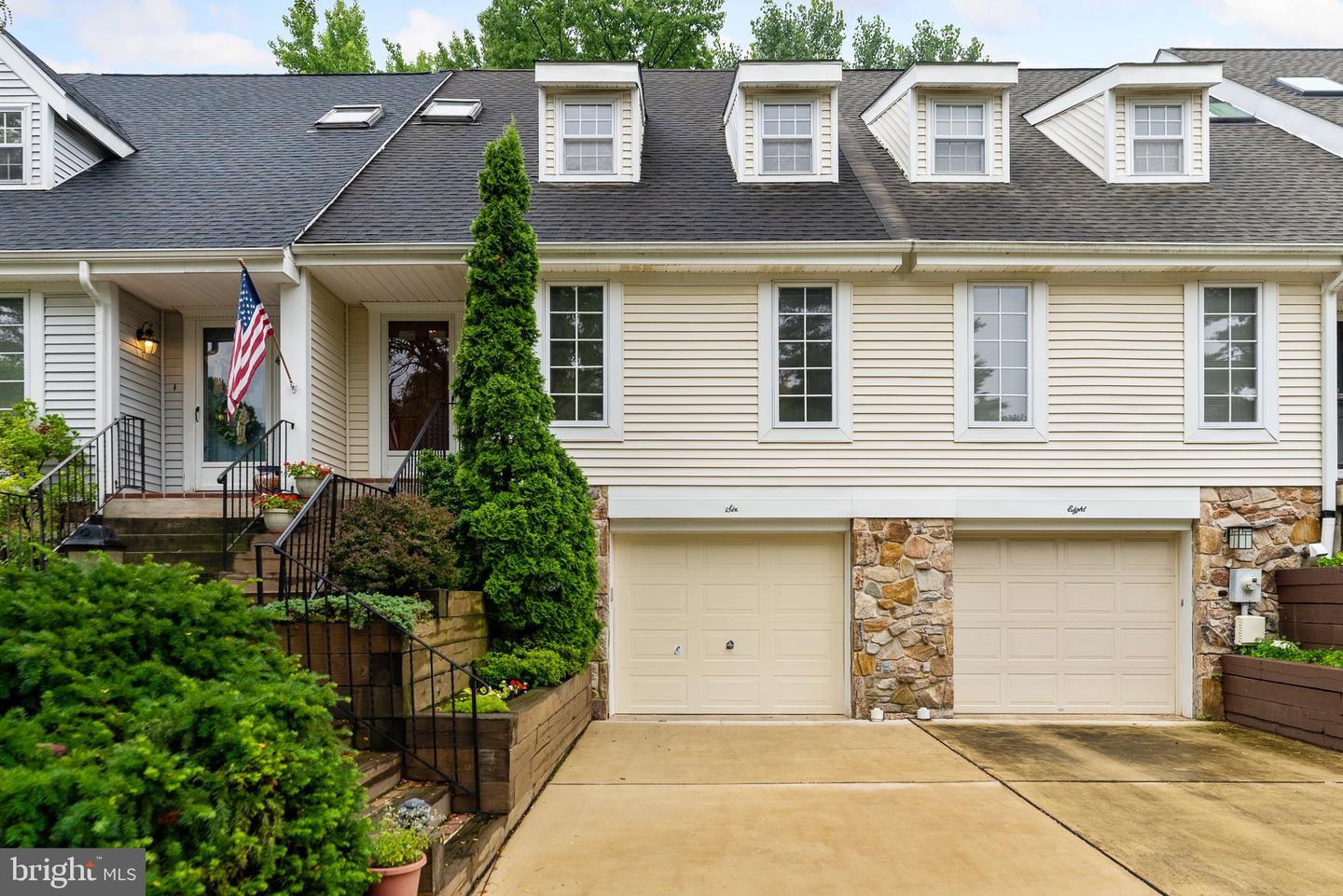6 Marsh Woods Ln