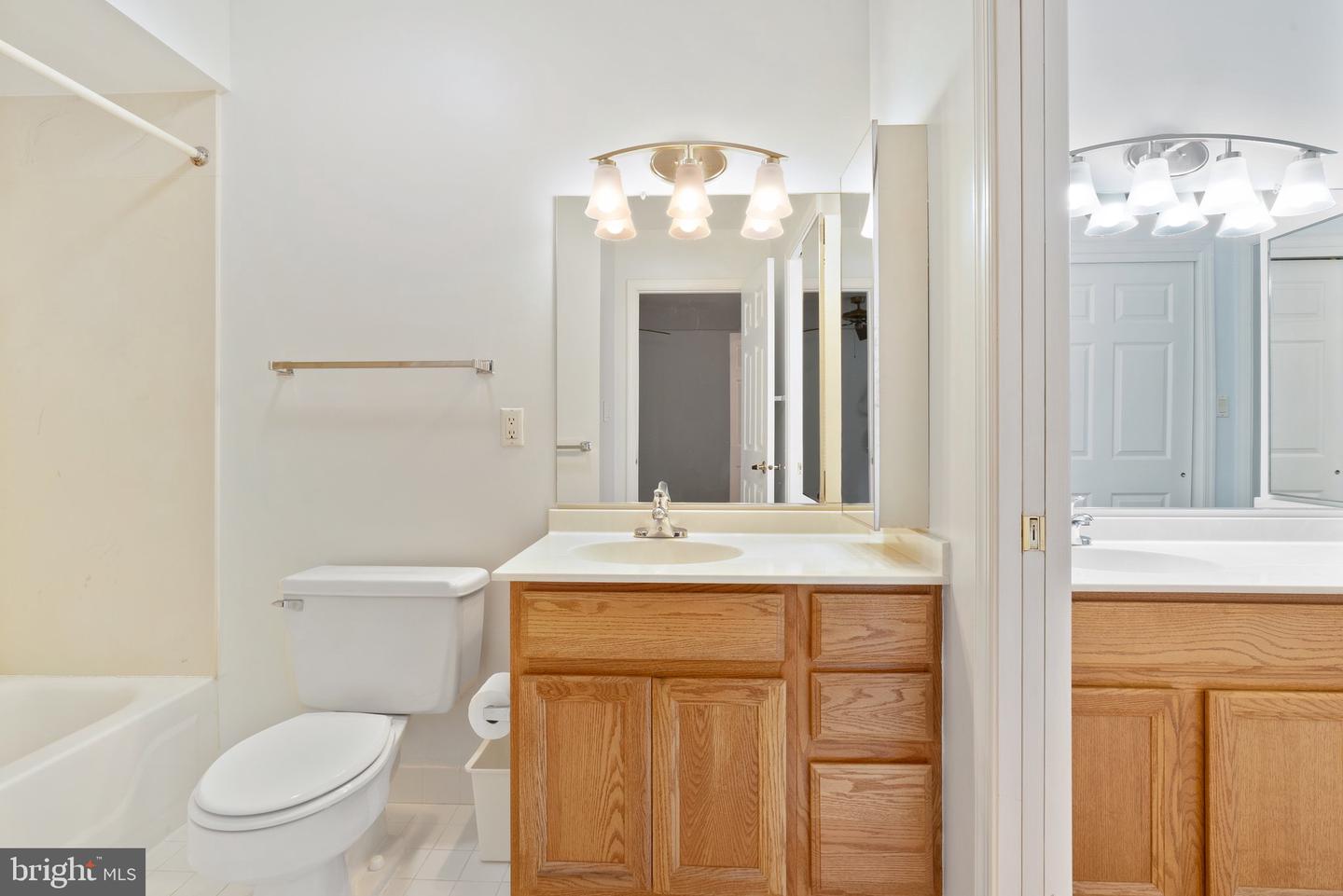 6 Marsh Woods Ln