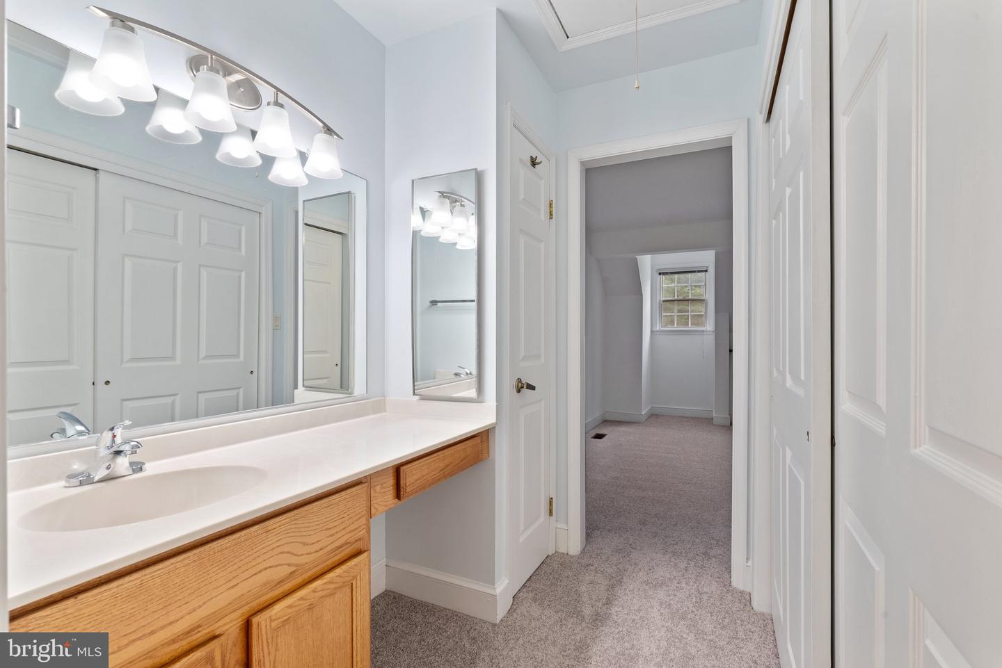 6 Marsh Woods Ln