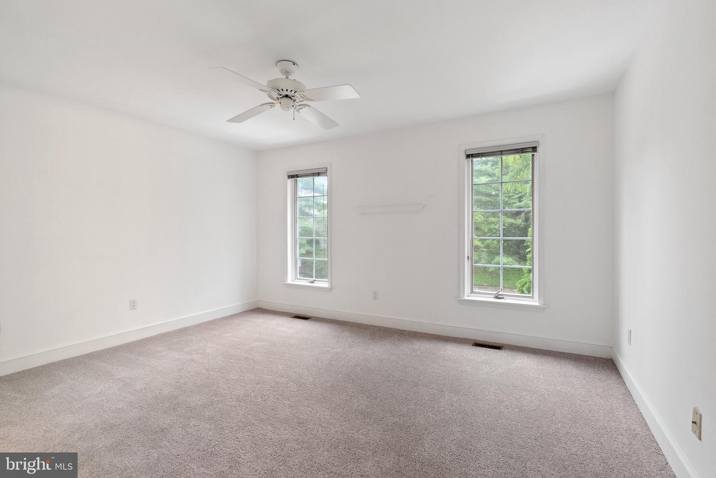 6 Marsh Woods Ln