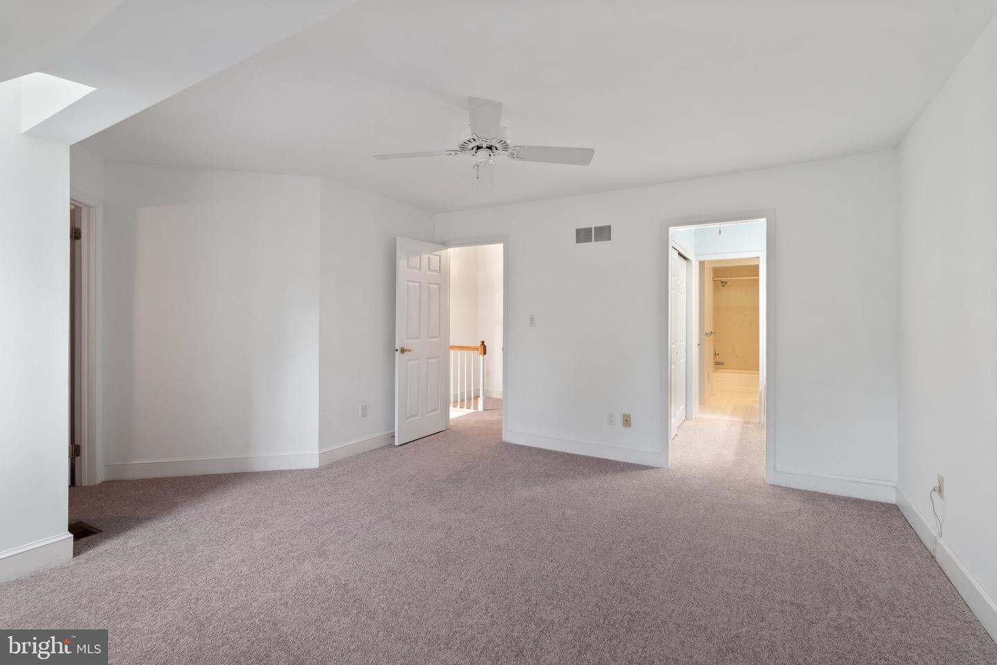 6 Marsh Woods Ln