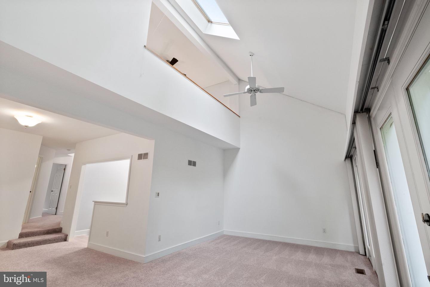 6 Marsh Woods Ln