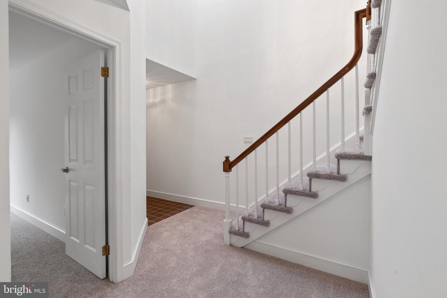 6 Marsh Woods Ln