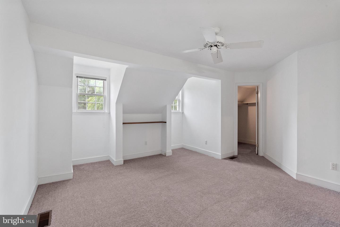 6 Marsh Woods Ln