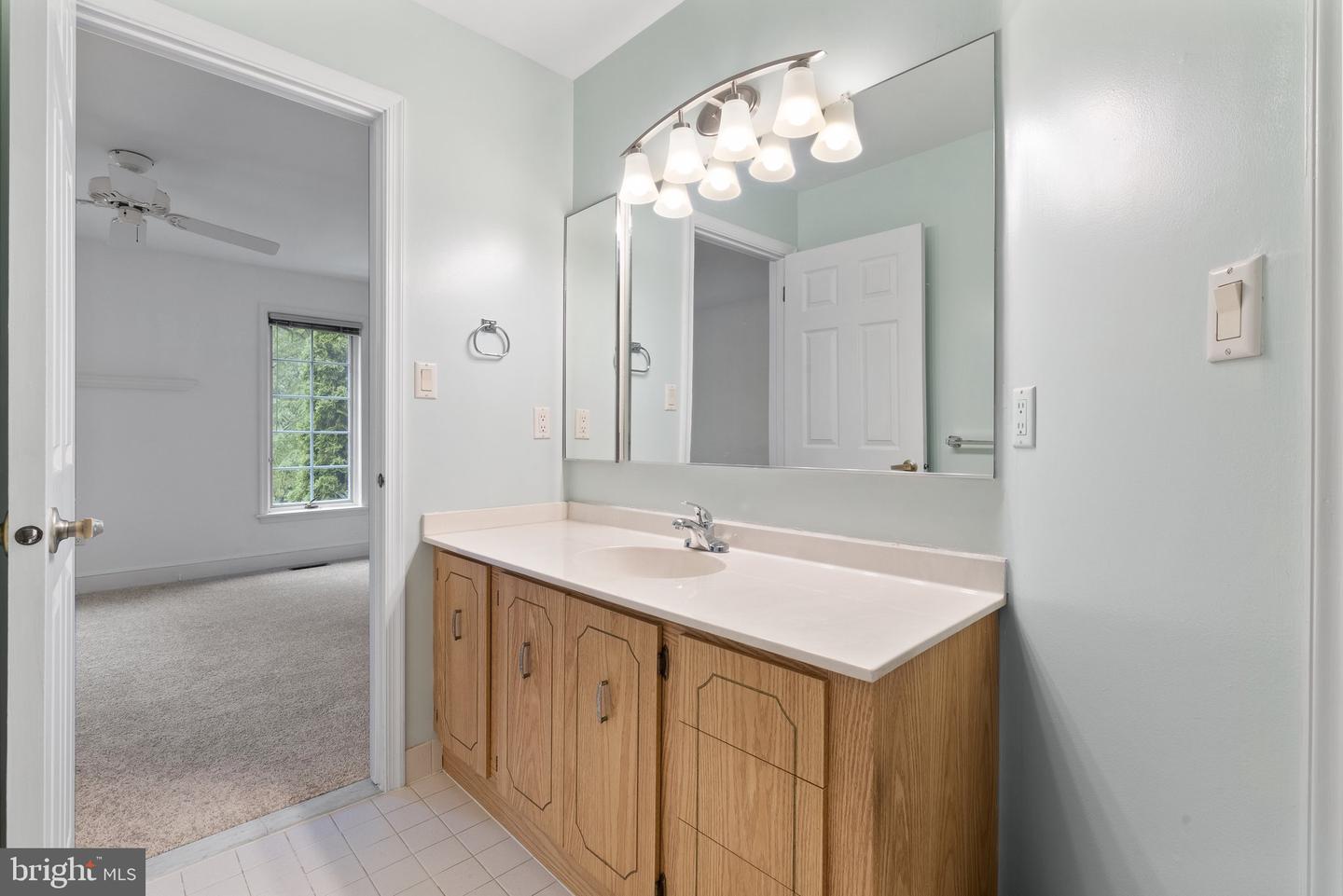 6 Marsh Woods Ln