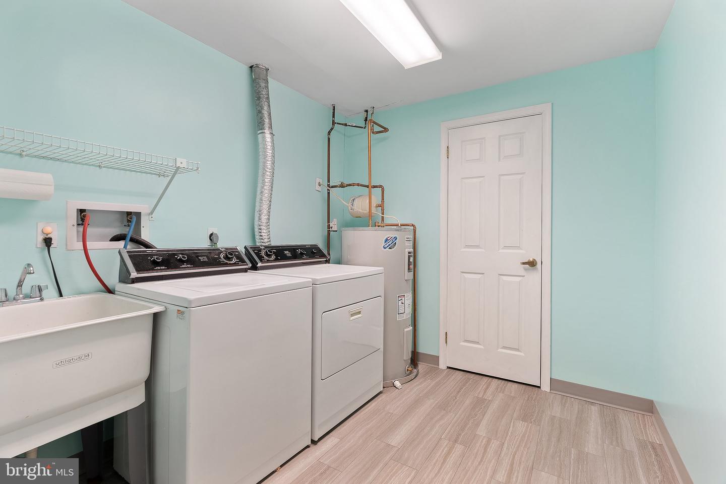 6 Marsh Woods Ln
